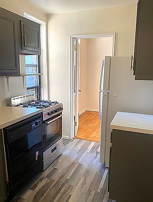 4th image of 3220 Netherland Ave APT 3M