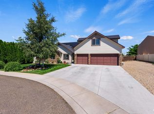 1877 Walnut Ave, Fruitland, ID 83619