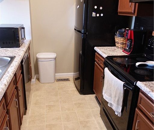 3rd image of 4757 Ledgewood Dr Unit 3D