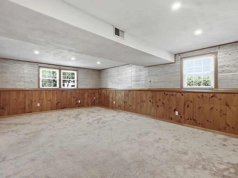 121 Rolling Ridge Ln — Photo 31