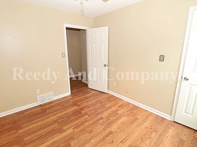 5961 Kentwood Dr — Photo 15