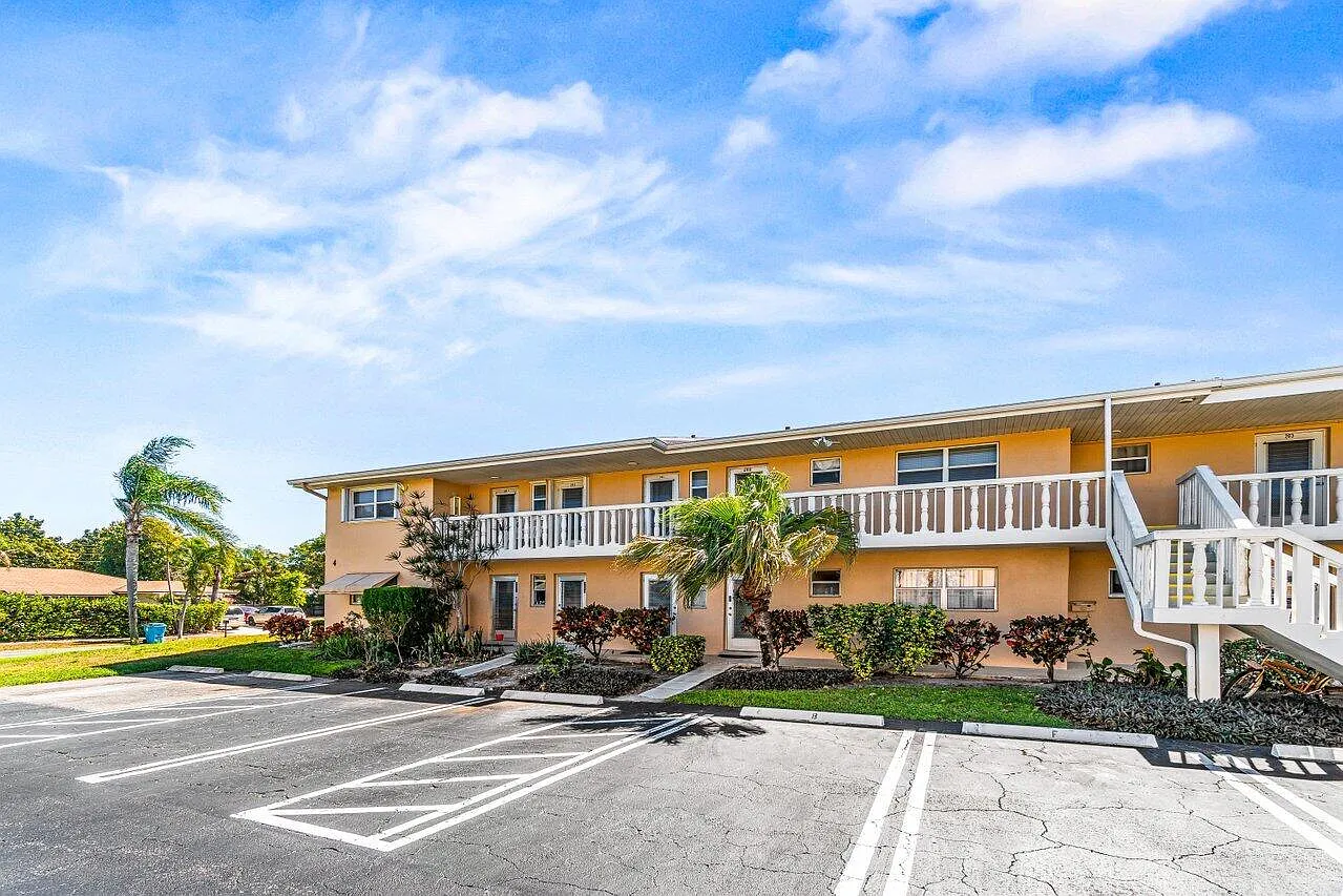 2 bed, 2.0 bath, 870 sqft, $1,750 — Photo 3