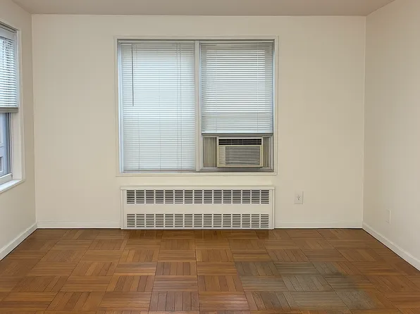 42-40 Bowne Street image 2 of 6