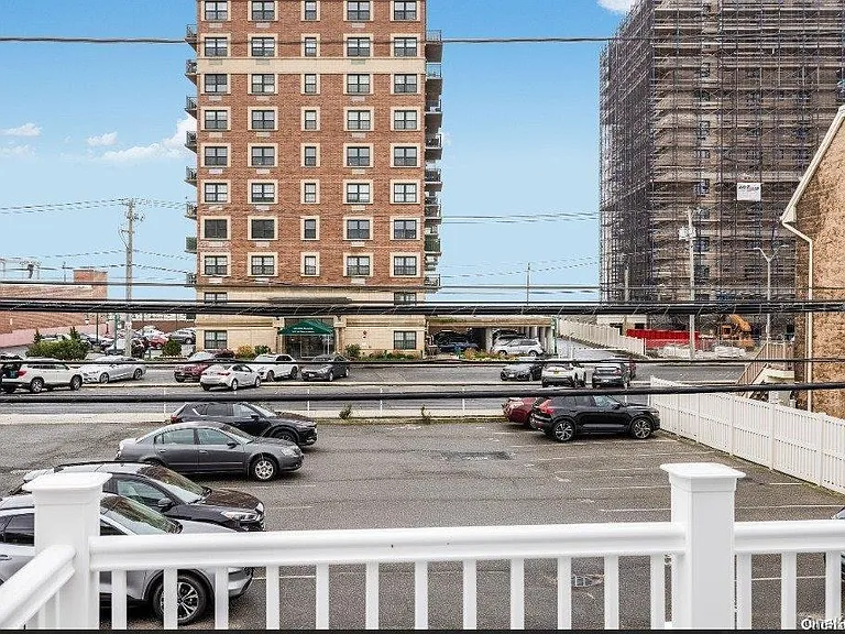 44 W Penn St — Photo 31