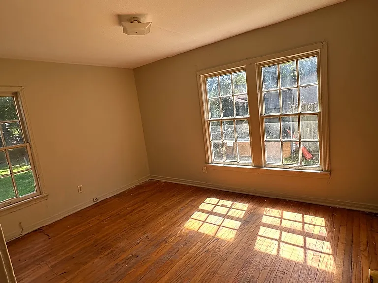 5341 Sussex Ave — Photo 6