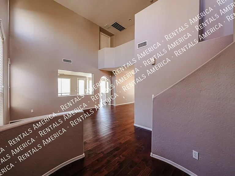 16869 S 30th Ave — Photo 4