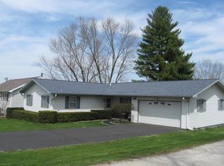 105 E Circle Dr, Brookfield, MO 64628