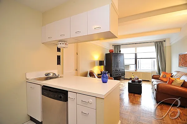 Sold by Bellmarc Realty | media 18