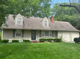 3314 NE Chippewa Dr, Kansas City, MO 64116