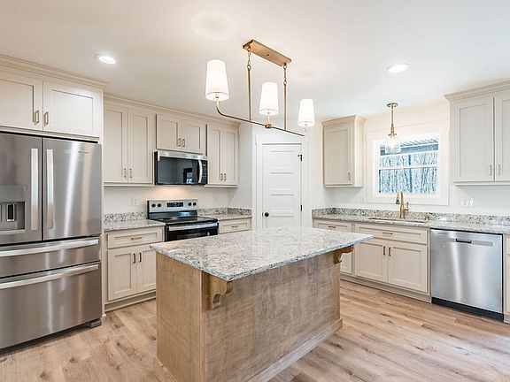 5th image of 351 Chesnut Rd