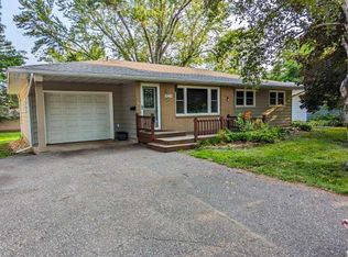 929 5th St W, Hastings, MN 55033