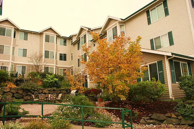 Oasis Apartments — Photo 20