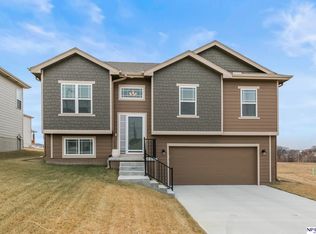 18061 Soldier St, Omaha, NE 68136