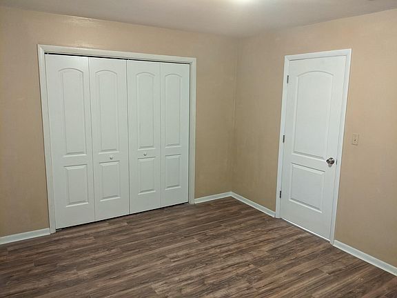 5th image of 1101 Holiday Ln APT 18