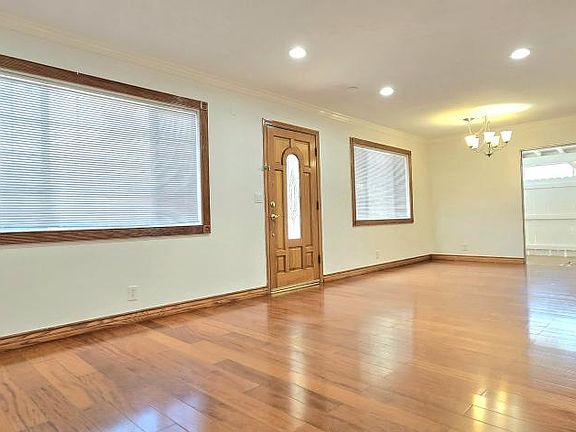 4th image of 700 E Angeleno Ave