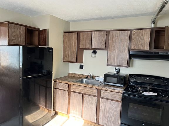 4th image of 821-829 E Shiawassee St #837