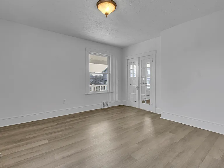 81 Beaver St — Photo 9