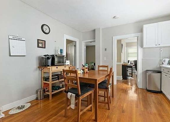 4th image of 323 Boylston St #1