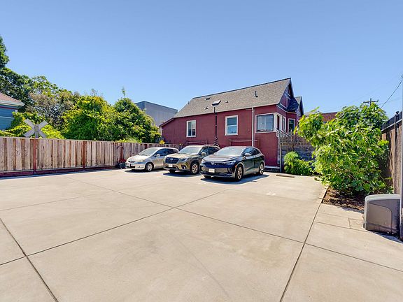 5th image of 2339 Adeline St