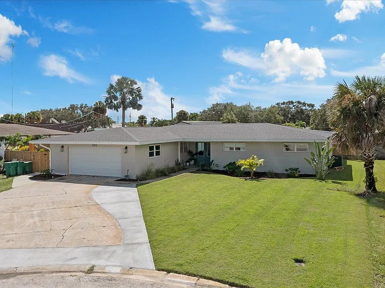 555 Norwood Ct — Photo 38