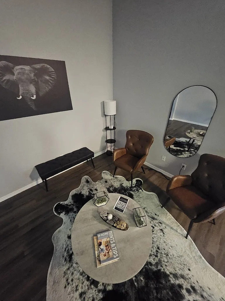 Stunning 4-Bedroom Home in Orlando Perfect for Families! — Photo 4