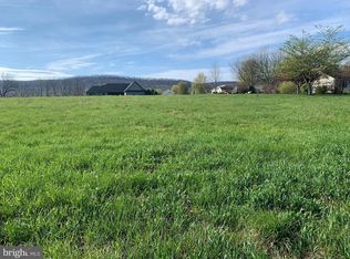 11 Pine Ln, Carlisle, PA 17015
