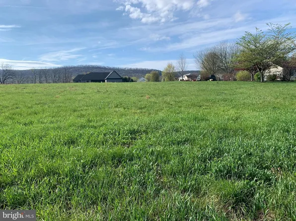 11 Pine Ln, Carlisle, PA 17015