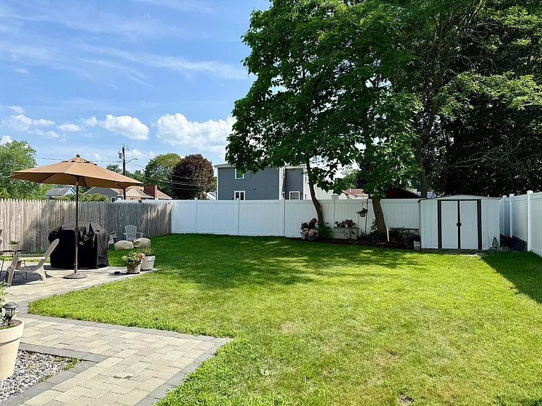 33B Grape St — Photo 2