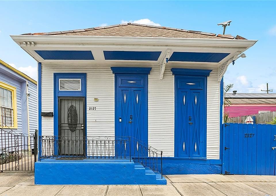 1st image of 2127 Urquhart St