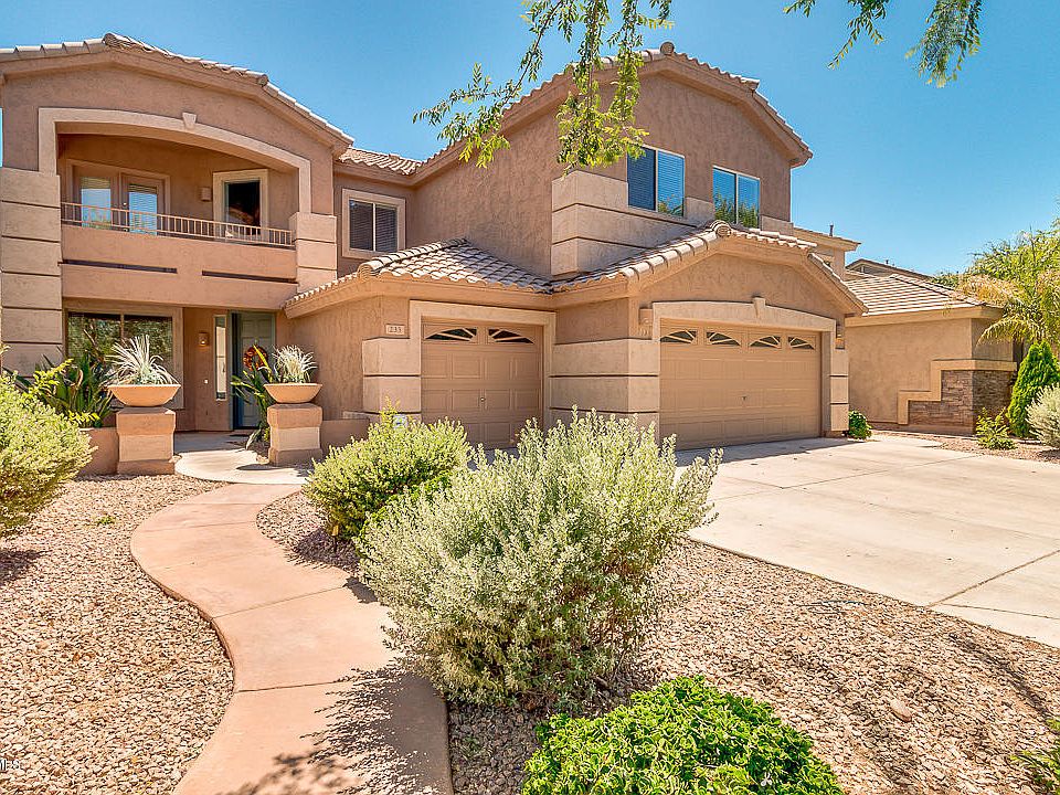 1st image of 233 W Pelican Dr