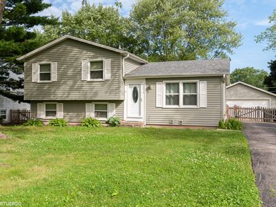 2210 Ridgeland Dr, Lindenhurst, IL, 60046