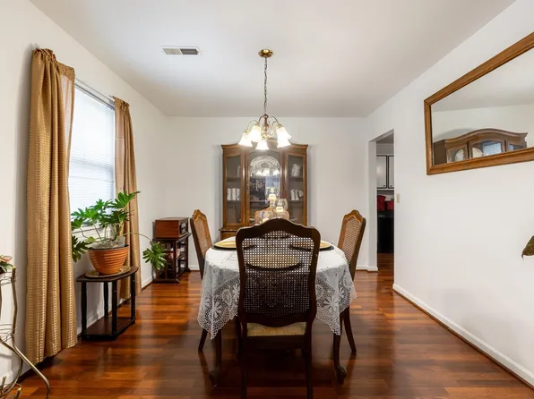 1057 5th St SW, Charlottesville, VA 22902