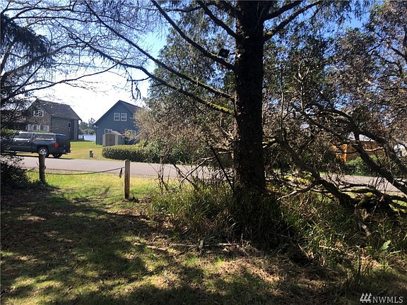 2nd image of 798 Wawona Ave SW