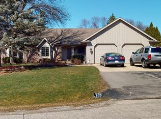 3509 W Grand Meadows Dr, Appleton, WI 54914