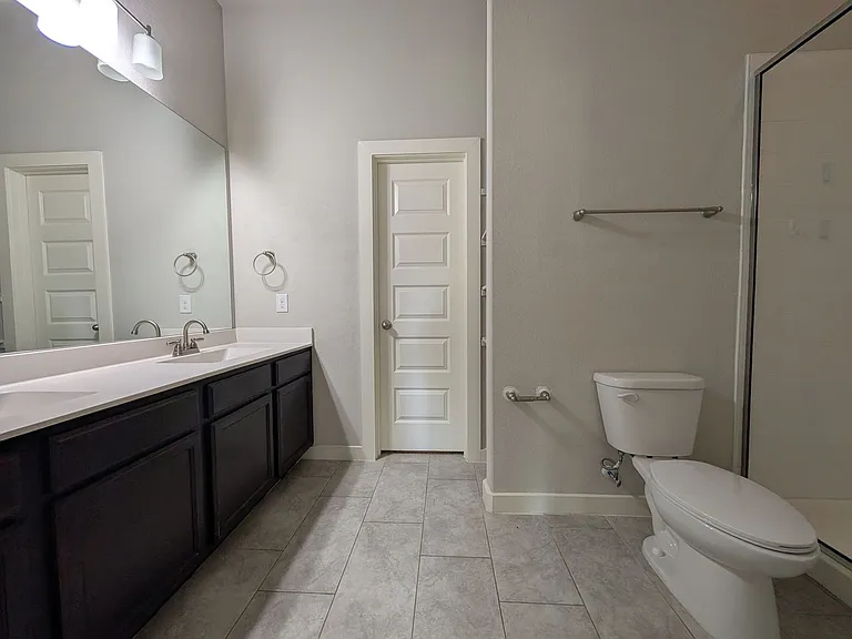 2237 Avery Vlg — Photo 18