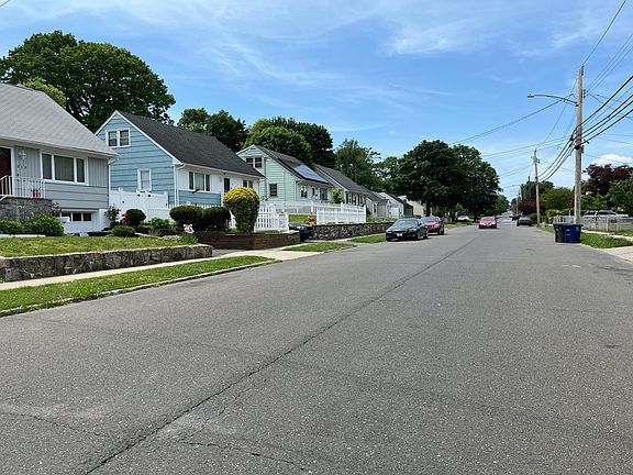4th image of 384 Burnsford Ave
