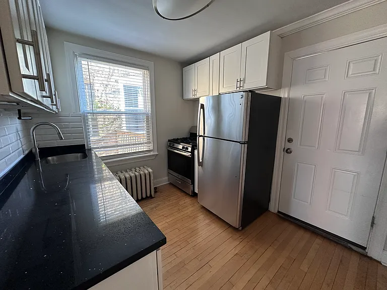 733 Elm St #32 — Photo 6