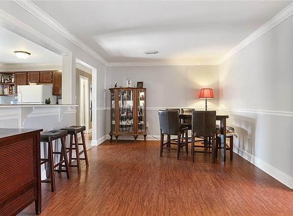 4th image of 3612 Brookwood Dr