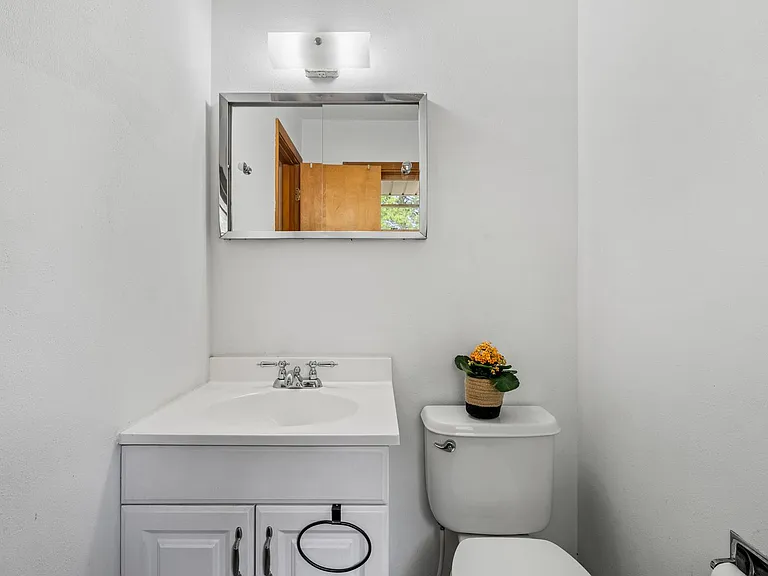 1416 University Dr — Photo 23