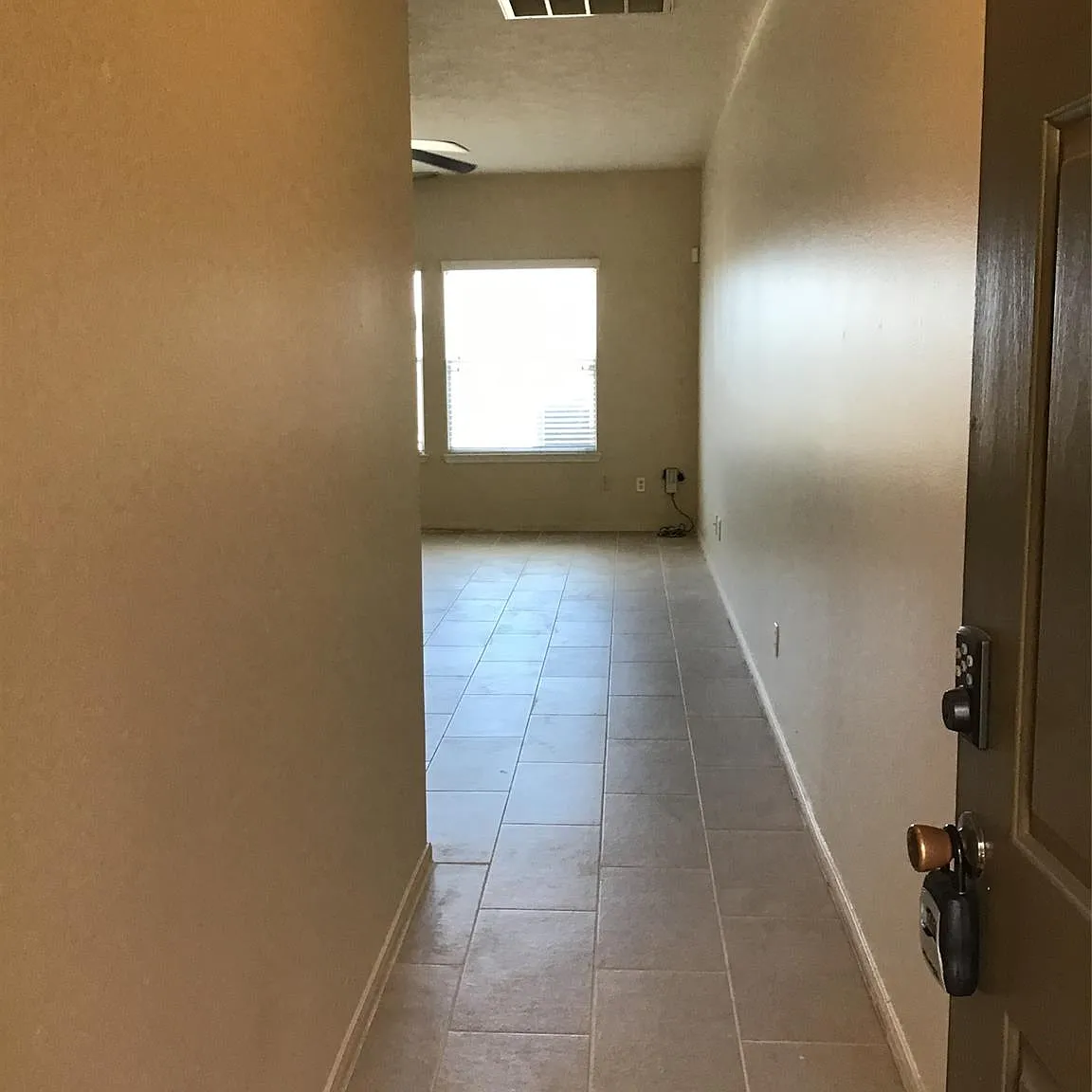 3 bed, 2.5 bath, 1862 sqft, $1,800 — Photo 4