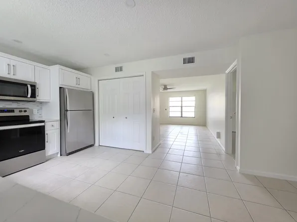 5954 Longbow Ln, West Palm Beach, FL