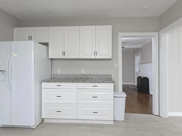 1013 Price Ave — Photo 12