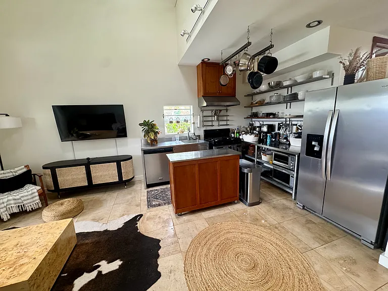 560 Westminster Ave #3 — Photo 9
