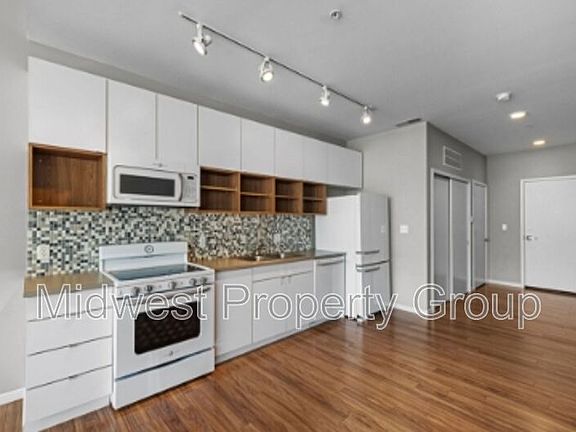 2nd image of 4100 Lindell Blvd APT 303