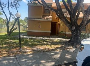 2501 NW 56th Ave #1-14, Lauderhill, FL 33313