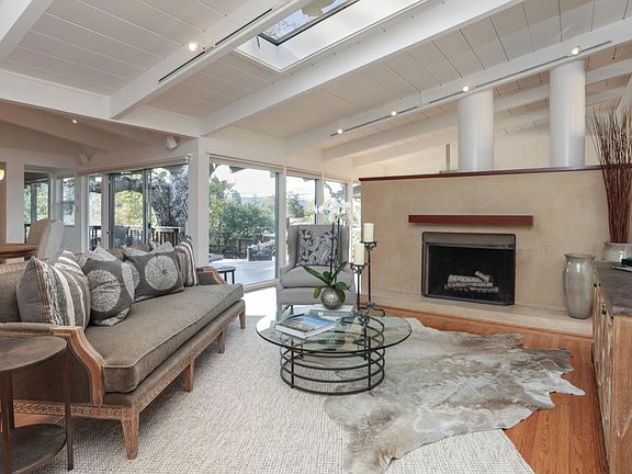 5th image of 411 La Mesa Dr