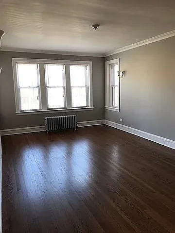 Building Photo - 5758 N Maplewood Ave #1