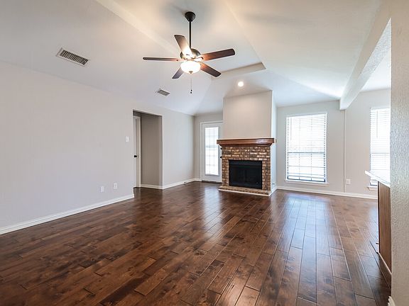 4th image of 2131 Trishia Ln