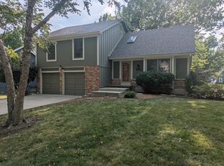 9002 Swarner Dr, Lenexa, KS 66219