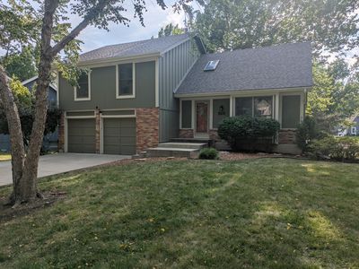 9002 Swarner Dr, Lenexa, KS, 66219